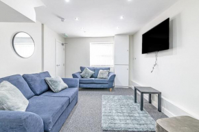 Luxury 5 Bedroom Holiday Home Within Prescot